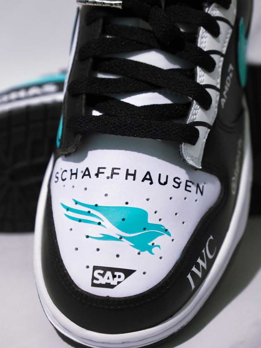 Custom F1 Dunks 🏎️💨 - Picture 4 of 6